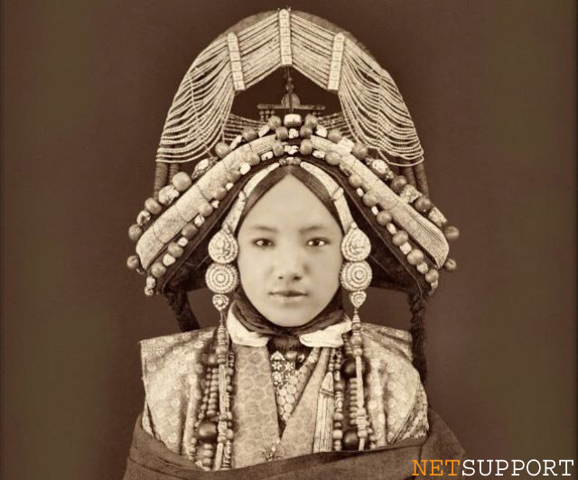 100年前のモノクロ写真のカラー化｜1879年清朝時代の衣装1 Tibetan Lhacham Tibet [c1879] 